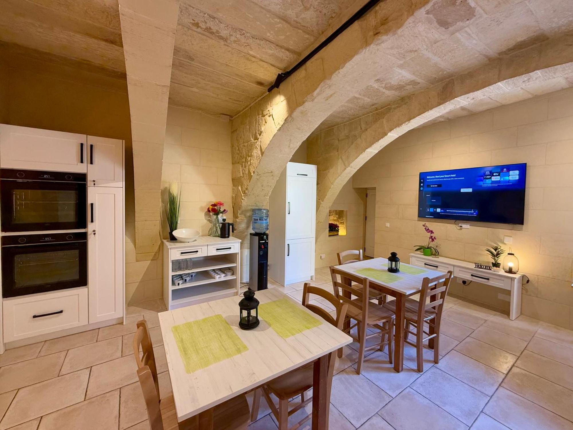 Ta' Matmura B&B Gharb  Exterior photo